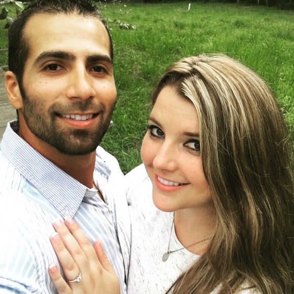 Meet your Posher, Stephanie - Picture 3 of 3